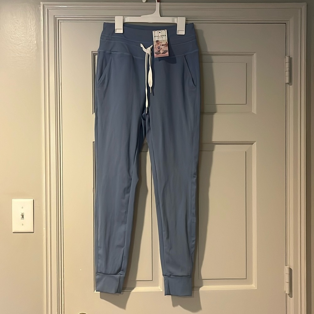 Nwt halara joggers